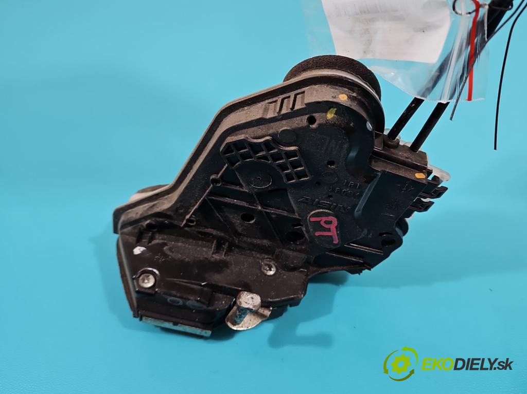 Toyota Corolla E16/E18  2013-2019 1.6 16V 132 hp manual 97 kW 1598 cm3 4- zámek zadní pravý