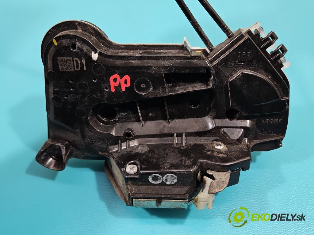 Toyota Corolla E16/E18  2013-2019 1.6 16V 132 hp manual 97 kW 1598 cm3 4- zámek přední pravý