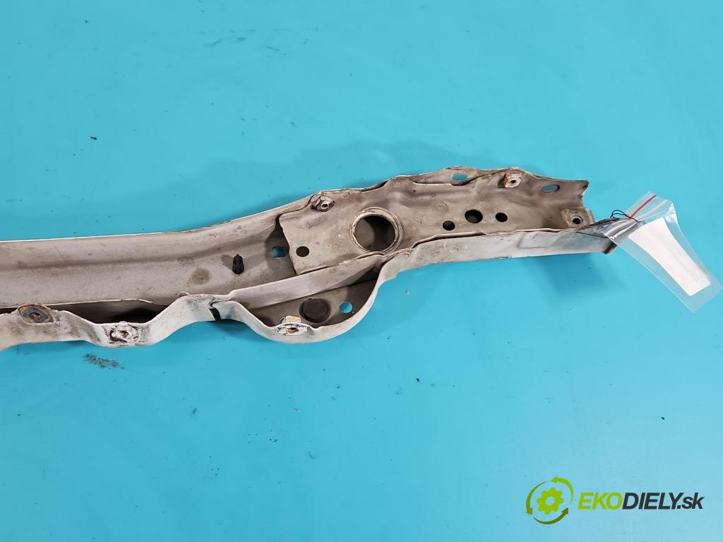 Toyota Corolla E16/E18  2013-2019 1.6 16V 132 hp manual 97 kW 1598 cm3 4- stěna přední  (Výztuhy přední)