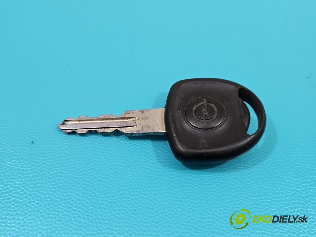 Opel Corsa C 2000-2006 1.0 12V 58 hp manual 43 kW 973 cm3 5- řídící jednotka motoru 0261207960