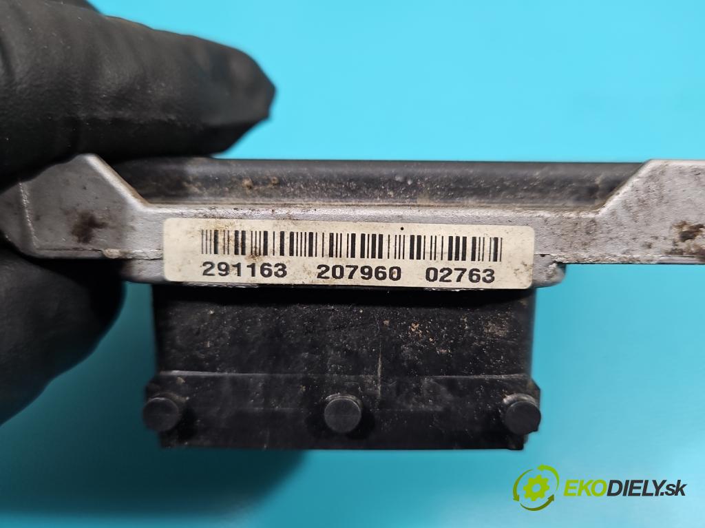 Opel Corsa C 2000-2006 1.0 12V 58 hp manual 43 kW 973 cm3 5- řídící jednotka motoru 0261207960