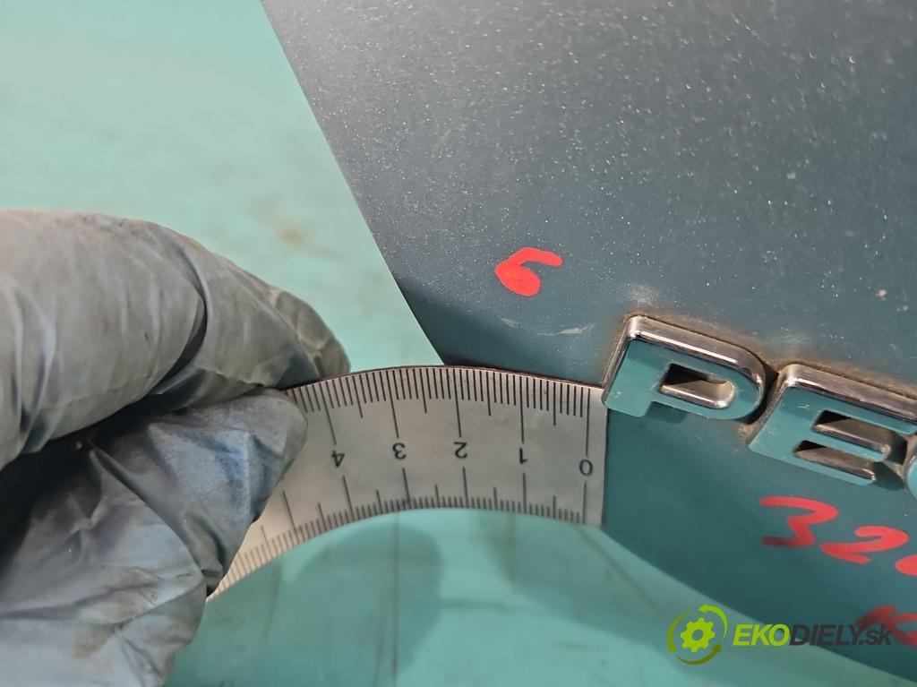 Peugeot 207 1.4 8V 73 hp manual 54 kW 1360 cm3 5- zadní kufrové dveře  (Zadní kapoty)