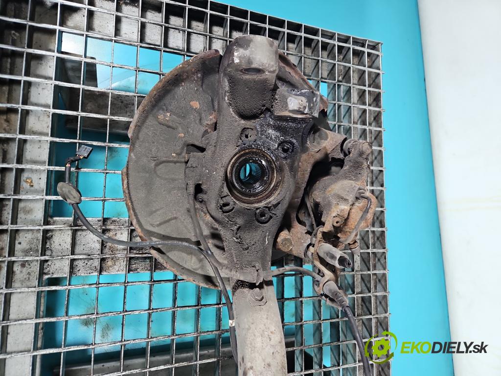 Audi A4 B6 2000-2004 1.6 103 HP manual 76 kW 1595 cm3 4- náboj ľavé  (Náboje)