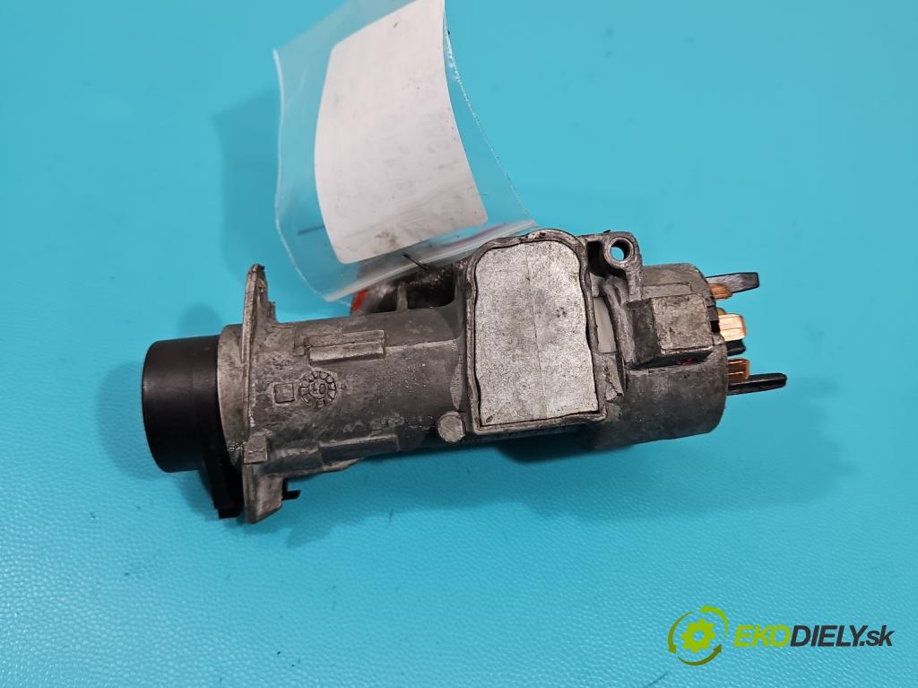 Audi A6 C5 1997-2004 2.5 tdi 150 HP manual 110 kW 2496 cm3 4- Spínačka 4B0905851C (Spínacie skrinky a kľúče)