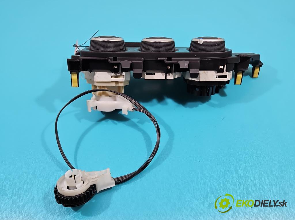Toyota Corolla E16/E18  2013-2019 1.6 16V 132  HP manual 97 kW 1598 cm3 4- panel kúrenia 55406-02330