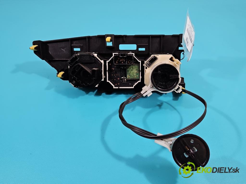Toyota Corolla E16/E18  2013-2019 1.6 16V 132  HP manual 97 kW 1598 cm3 4- panel kúrenia 55406-02330