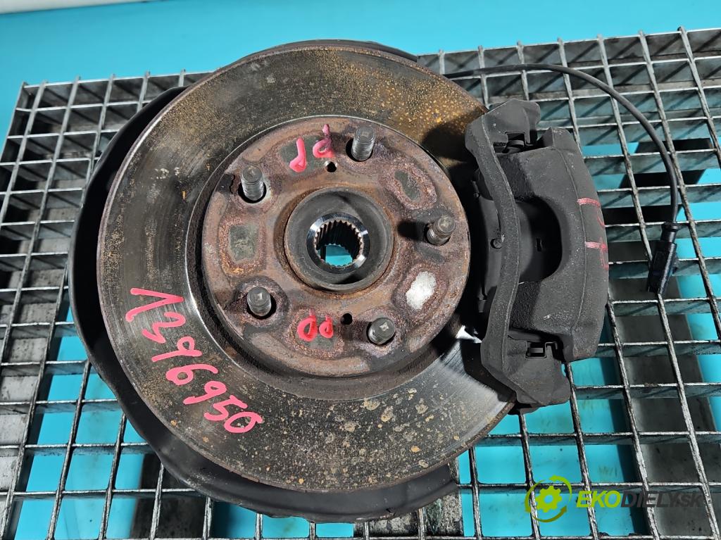 Toyota Corolla E16/E18  2013-2019 1.6 16V 132  HP manual 97 kW 1598 cm3 4- náboj pravé  (Náboje)