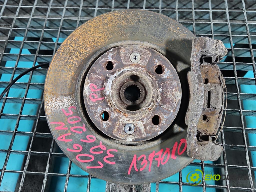 Dacia Logan I 2005-2014 1.6 16V 105 HP manual 77 kW 1598 cm3 5- náboj pravé  (Náboje)