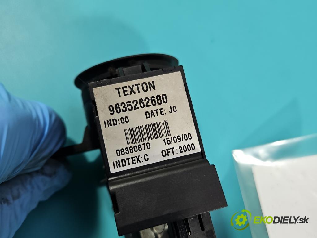 Peugeot 607 3.0 v6 207 HP manual 152 kW 2946 cm3 4- Spínačka 9635262680 (Spínacie skrinky a kľúče)