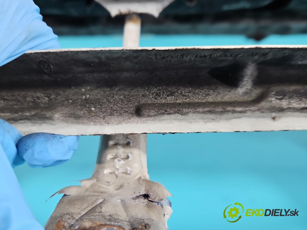 Ford Transit connect 1.8 tdci 90 hp manual 66 kW 1753 cm3 5- stěna přední  (Výztuhy přední)