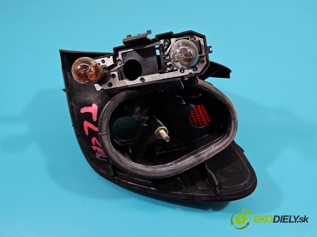 Peugeot 406 2.0 hdi 109 hp manual 80 kW 1997 cm3 5- světlo zadní levé  (Klika dveří ostatní)