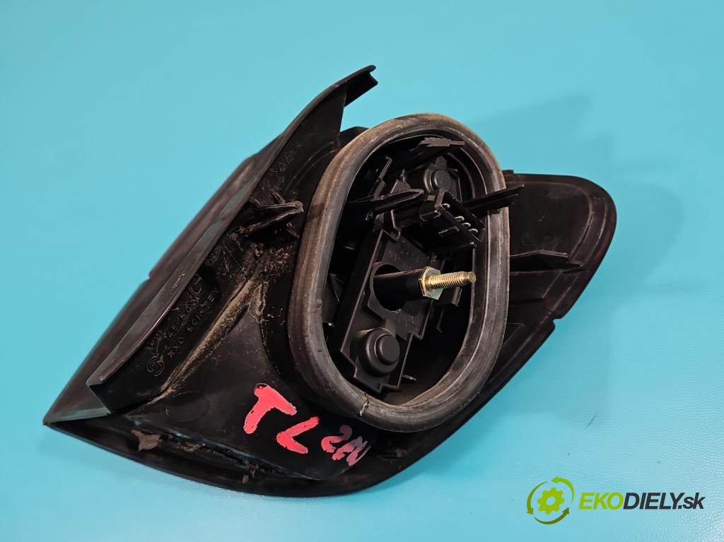 Peugeot 406 2.0 hdi 109 hp manual 80 kW 1997 cm3 5- světlo zadní levé  (Klika dveří ostatní)