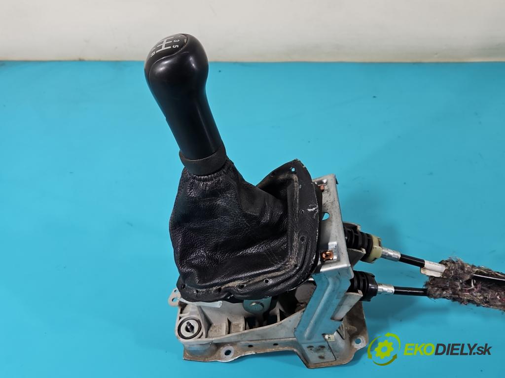 Ford Transit connect 1.8 tdci 90 HP manual 66 kW 1753 cm3 5- Páka: Změny: stupeň,rýchlosť  (Rýchlostné páky / kulisy)