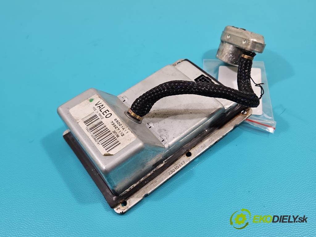 Peugeot 607 3.0 v6 207 HP manual 152 kW 2946 cm3 4- střídač: xenon 73927112 (Riadiace jednotky xenónu)