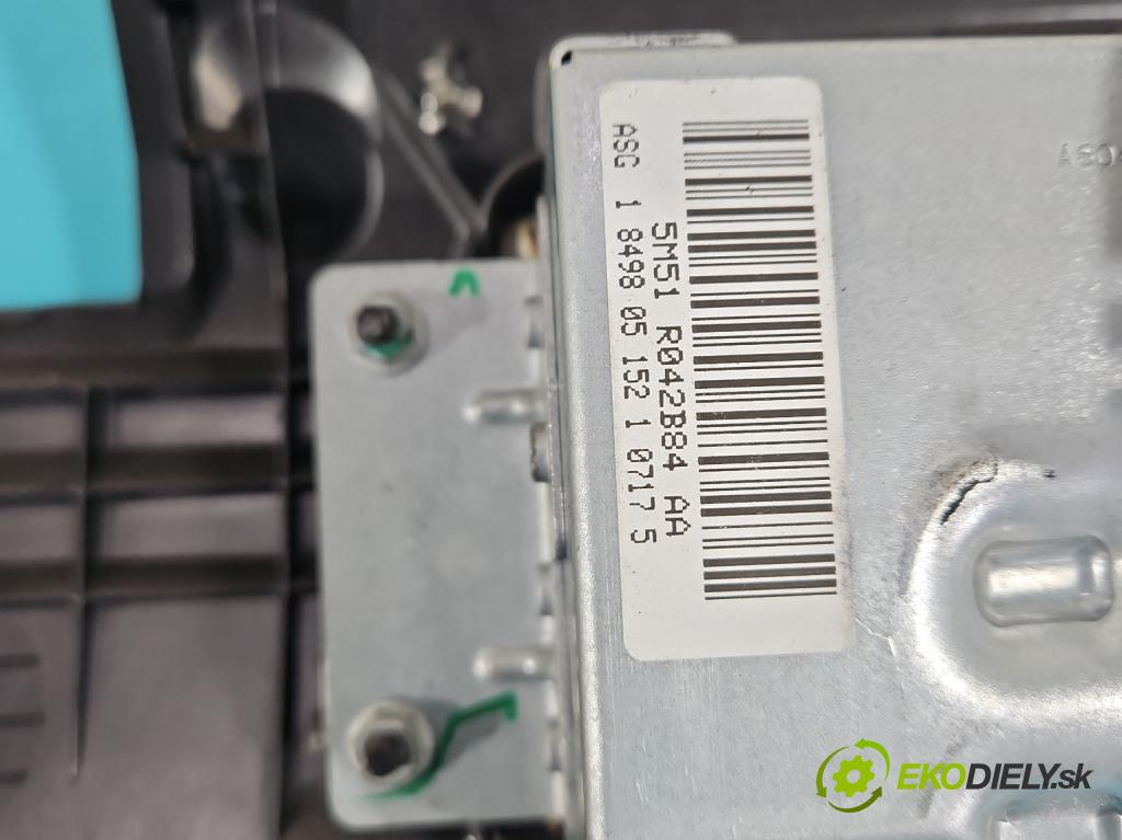 Ford C-Max I 2003-2010 1.8 16V 122 HP manual 90 kW 1798 cm3 5- kokpit,pristrojová doska rozdeľovacia