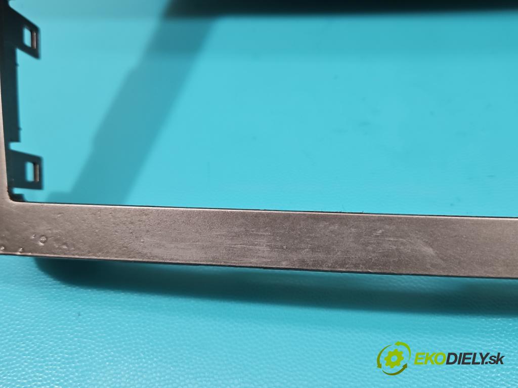 Toyota Avensis III T27 2009-2018 2.0 16V 152KM automatic 112 kW 1987 cm3 5- Mřížka: kúrenia stredová 55670-05160 (Mriežky kúrenia (fukáre))