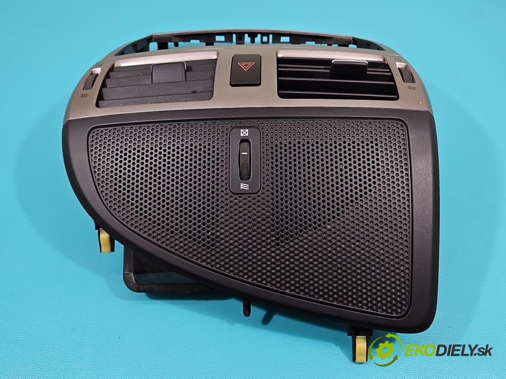 Toyota Avensis III T27 2009-2018 2.0 16V 152KM automatic 112 kW 1987 cm3 5- Mřížka: kúrenia stredová 55670-05160 (Mriežky kúrenia (fukáre))