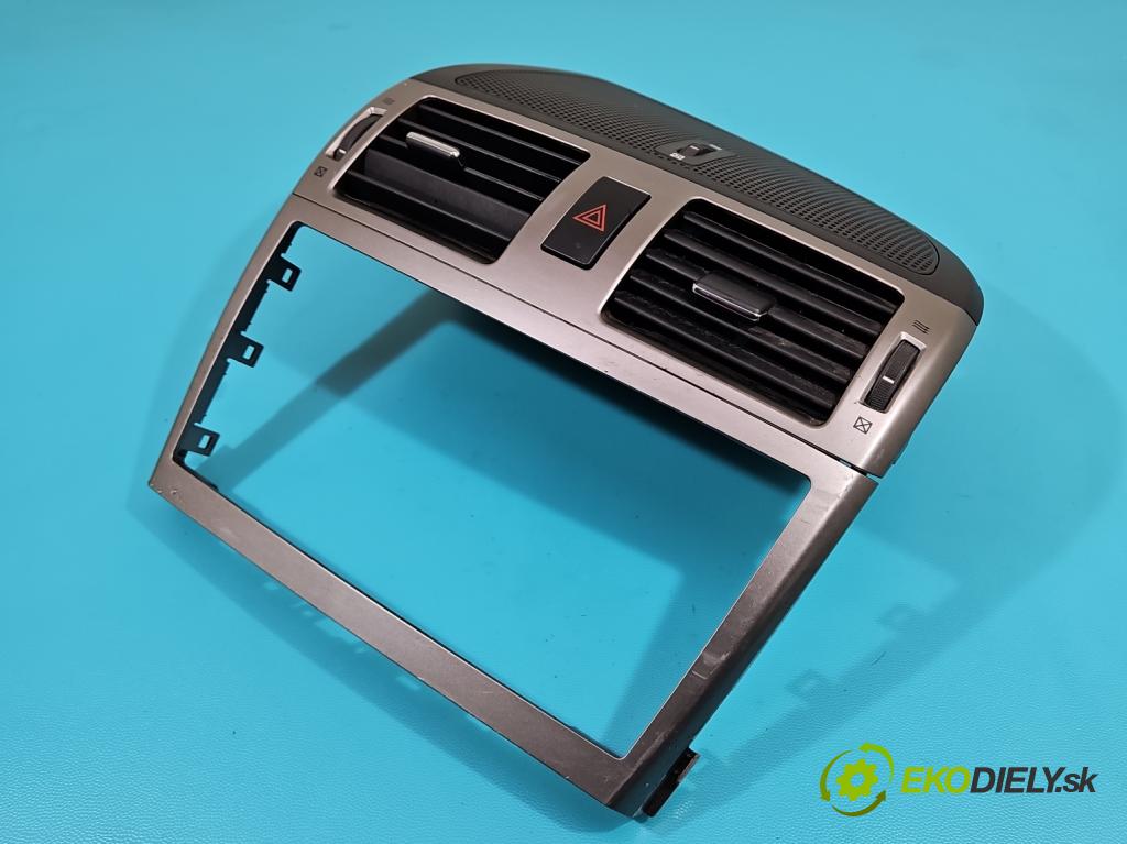 Toyota Avensis III T27 2009-2018 2.0 16V 152KM automatic 112 kW 1987 cm3 5- Mřížka: kúrenia stredová 55670-05160 (Mriežky kúrenia (fukáre))