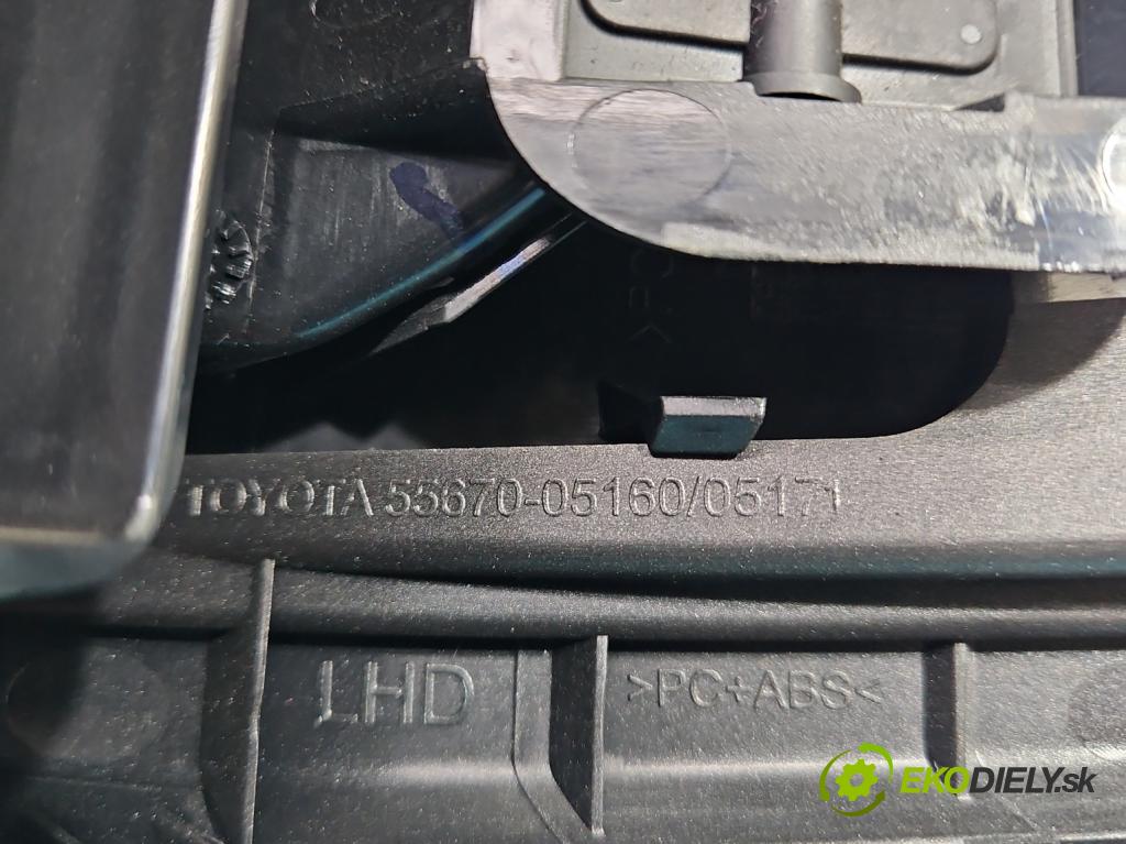 Toyota Avensis III T27 2009-2018 2.0 16V 152KM automatic 112 kW 1987 cm3 5- Mřížka: kúrenia stredová 55670-05160 (Mriežky kúrenia (fukáre))