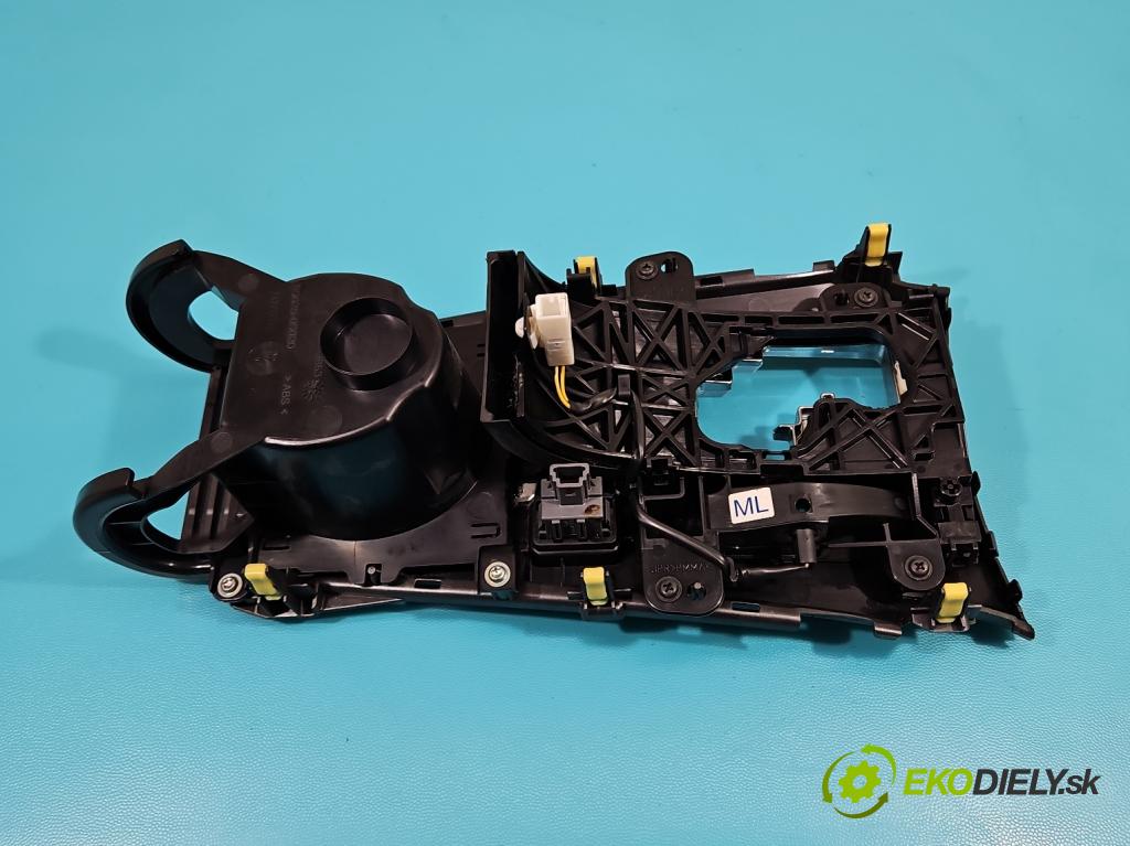 Toyota Avensis III T27 2009-2018 2.0 16V 152KM automatic 112 kW 1987 cm3 5- Rukojeť: na nápoje: 55625-05020 (Úchyty, držiaky na nápoje)