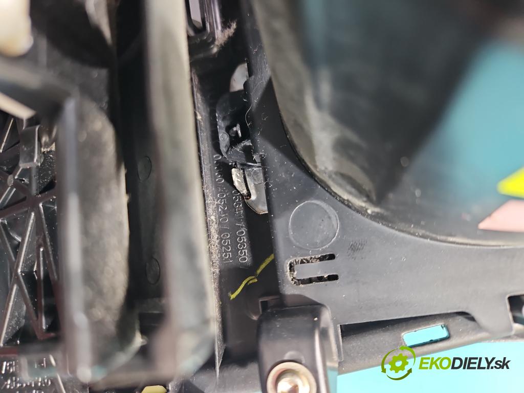 Toyota Avensis III T27 2009-2018 2.0 16V 152KM automatic 112 kW 1987 cm3 5- Rukojeť: na nápoje: 55625-05020 (Úchyty, držiaky na nápoje)