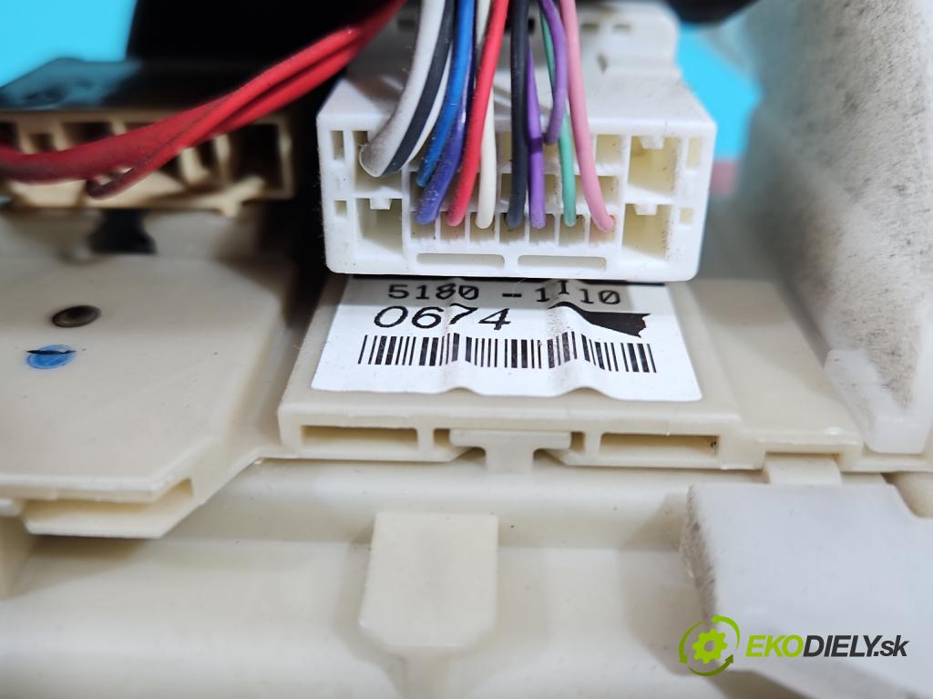 Toyota Avensis III T27 2009-2018 2.0 16V 152KM automatic 112 kW 1987 cm3 5- skříňka pojistková 82730-05690-A (Pojistkové skříňky)