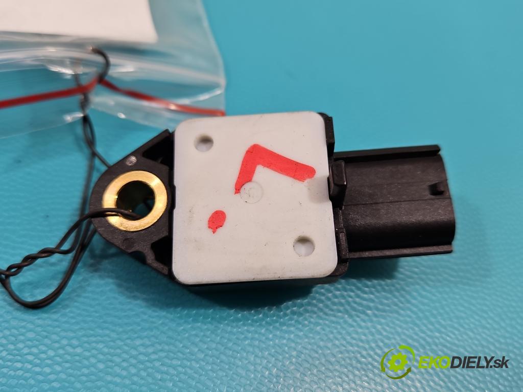 Toyota Avensis III T27 2009-2018 2.0 16V 152KM automatic 112 kW 1987 cm3 5- snímač šokovat: 89831-02100 (Snímače nárazu)