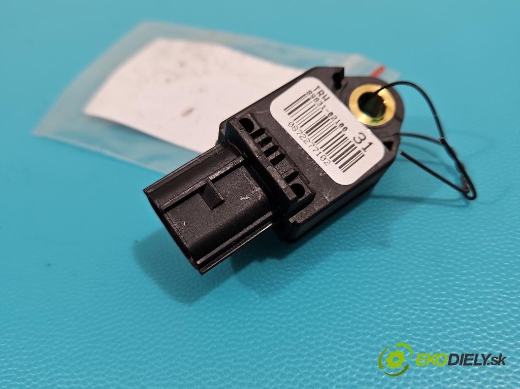 Toyota Avensis III T27 2009-2018 2.0 16V 152KM automatic 112 kW 1987 cm3 5- snímač šokovat: 89831-02100 (Snímače nárazu)