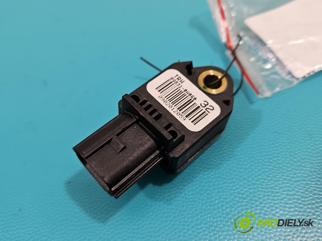 Toyota Avensis III T27 2009-2018 2.0 16V 152KM automatic 112 kW 1987 cm3 5- snímač šokovat: 89831-0W060 (Snímače nárazu)