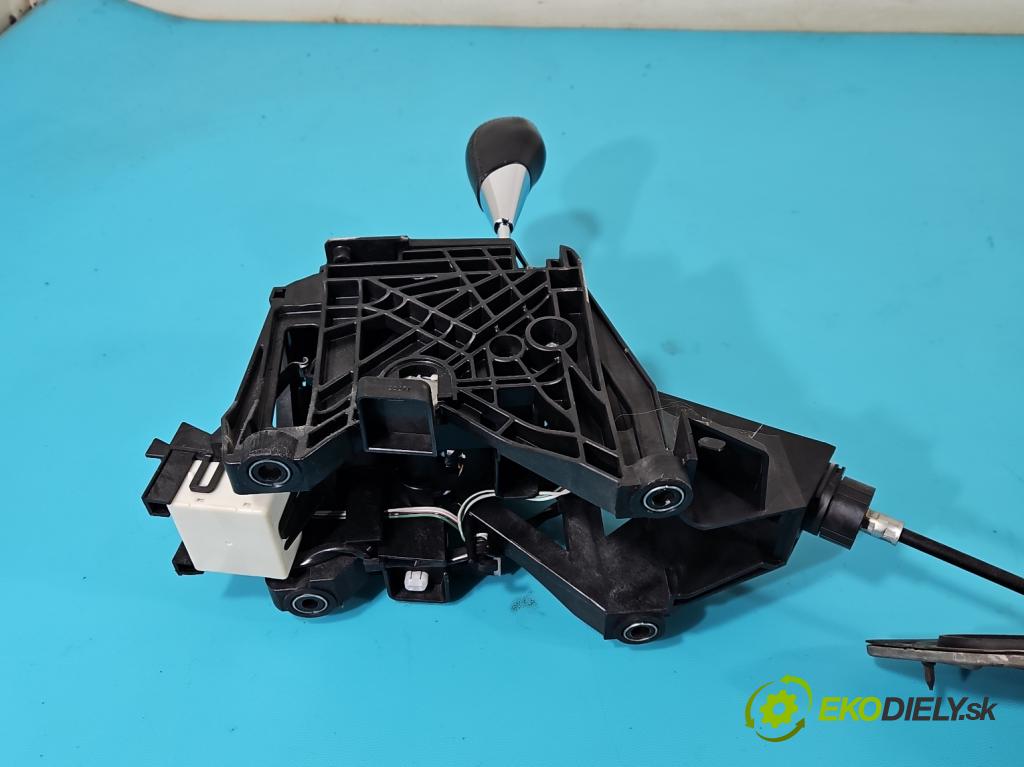 Toyota Avensis III T27 2009-2018 2.0 16V 152KM automatic 112 kW 1987 cm3 5- Páka: Změny: stupeň,rýchlosť  (Rýchlostná páka (kulisa))