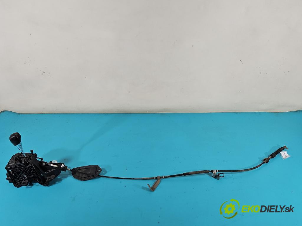 Toyota Avensis III T27 2009-2018 2.0 16V 152KM automatic 112 kW 1987 cm3 5- Páka: Změny: stupeň,rýchlosť  (Rýchlostná páka (kulisa))