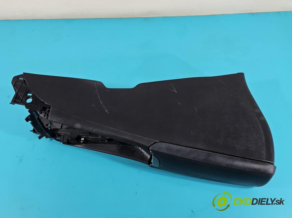 Toyota Avensis III T27 2009-2018 2.0 16V 152KM automatic 112 kW 1987 cm3 5- operadlo 58911-05090 (Lakťové opierky)