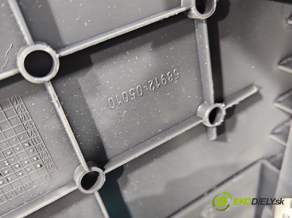 Toyota Avensis III T27 2009-2018 2.0 16V 152KM automatic 112 kW 1987 cm3 5- operadlo 58911-05090 (Lakťové opierky)