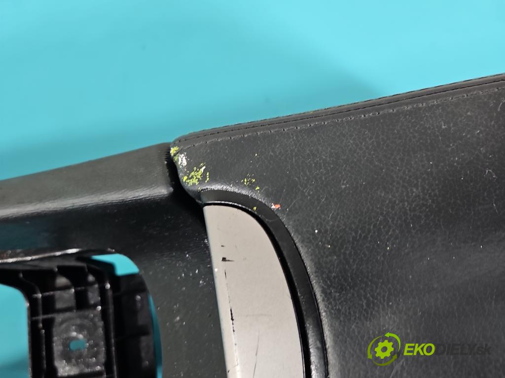 Toyota Avensis III T27 2009-2018 2.0 16V 152KM automatic 112 kW 1987 cm3 5- operadlo 58911-05090 (Lakťové opierky)