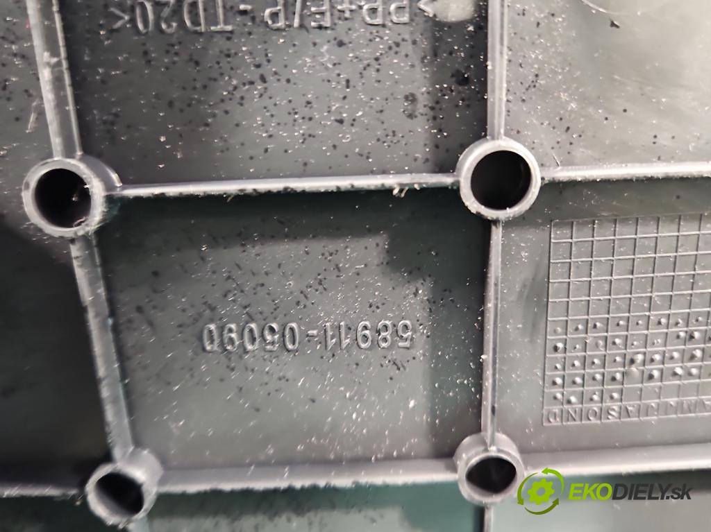 Toyota Avensis III T27 2009-2018 2.0 16V 152KM automatic 112 kW 1987 cm3 5- operadlo 58911-05090 (Lakťové opierky)