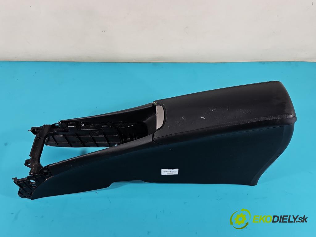 Toyota Avensis III T27 2009-2018 2.0 16V 152KM automatic 112 kW 1987 cm3 5- operadlo 58911-05090 (Lakťové opierky)