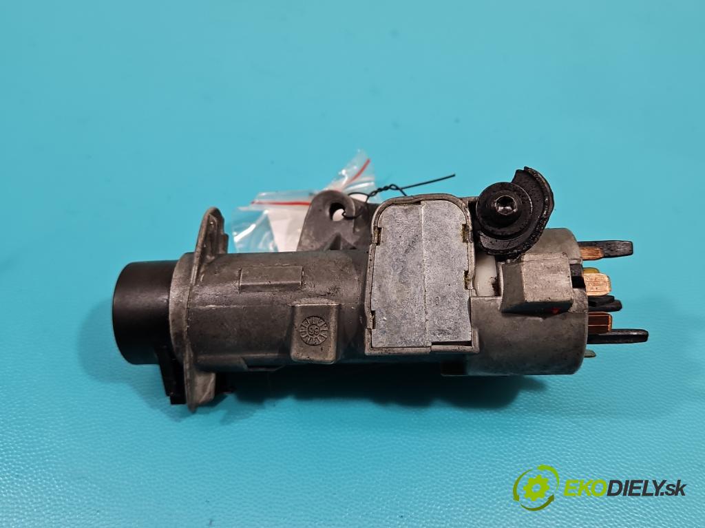 Vw Golf IV 1997-2003 1.9 tdi 90 HP manual 66 kW 1896 cm3 5- Spínačka 4B0905851C (Spínacie skrinky a kľúče)