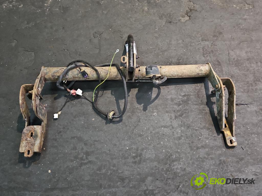 Peugeot 3008 I 2009-2016 1.6 hdi 111KM manual 82 kW 1560 cm3 5- Hák: vlečení:  (Ťažné zariadenia)