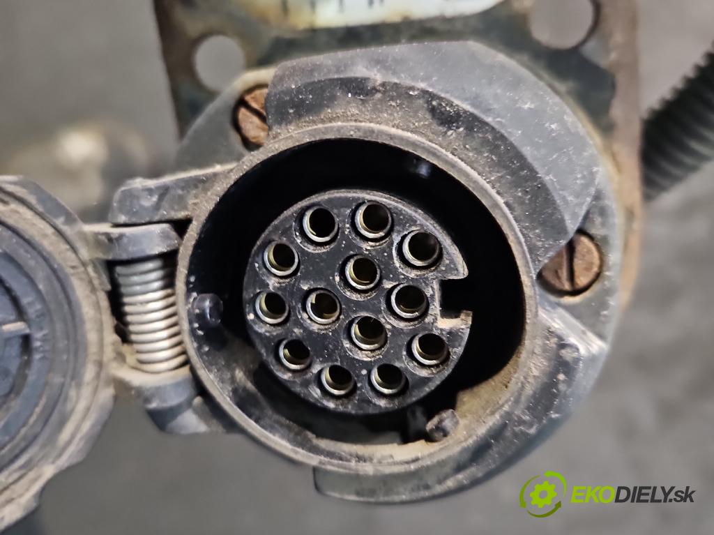 Peugeot 3008 I 2009-2016 1.6 hdi 111KM manual 82 kW 1560 cm3 5- Hák: vlečení:  (Ťažné zariadenia)