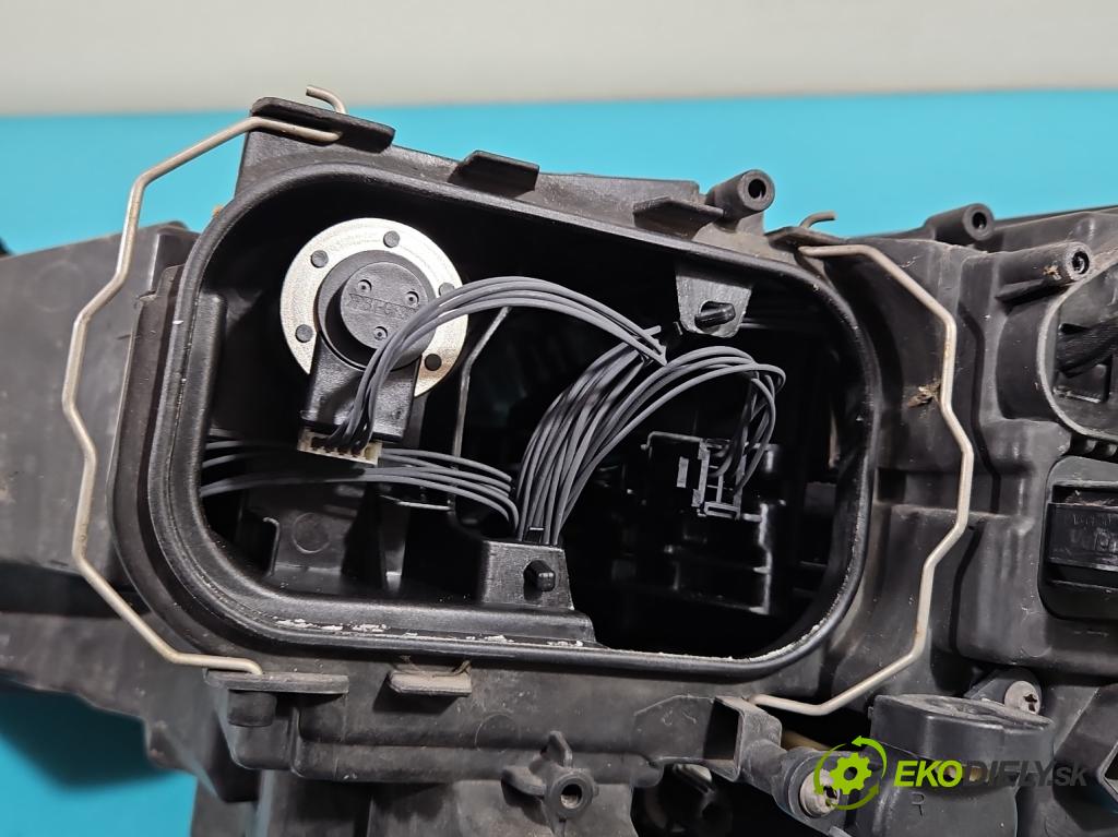 Seat Leon III 2012-2020 2.0 tdi 150 HP manual 110 kW 1968 cm3 5- Reflektor: pravý 5F1941008B (Pravé)