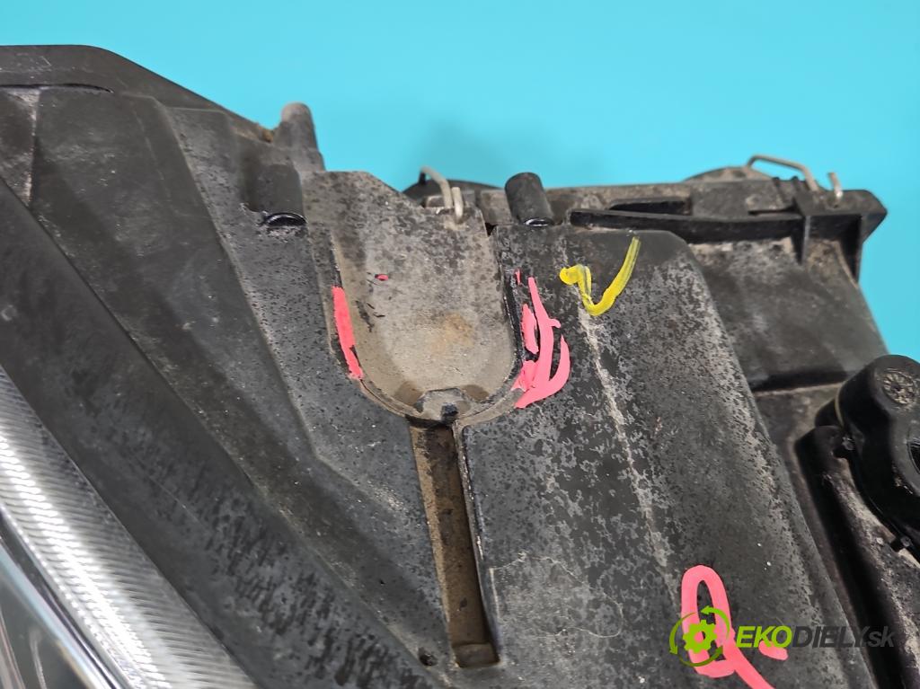 Seat Leon III 2012-2020 2.0 tdi 150 HP manual 110 kW 1968 cm3 5- Reflektor: pravý 5F1941008B (Pravé)