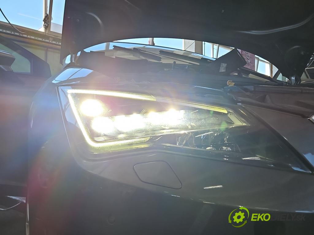 Seat Leon III 2012-2020 2.0 tdi 150 HP manual 110 kW 1968 cm3 5- Reflektor: pravý 5F1941008B (Pravé)