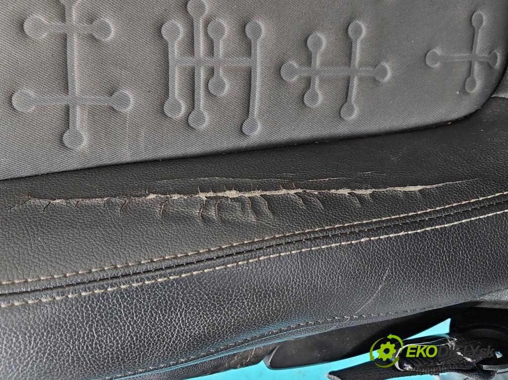 Opel Meriva B 2010-2017 1.4 T 140 HP manual 103 kW 1364 cm3 5- Sedačka ľavý  (Sedačky, sedadlá)