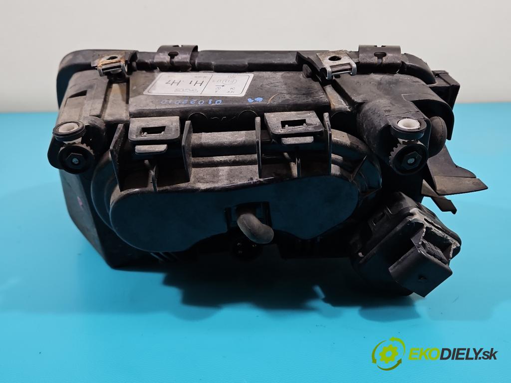 Audi A3 8L 1996-2003 1.6 SR 101 HP manual 74 kW 1595 cm3 3- Reflektor: pravý  (Pravé)