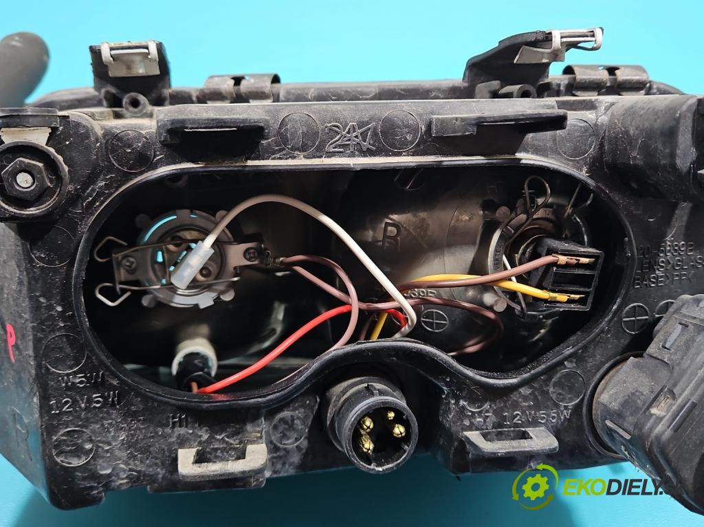 Audi A3 8L 1996-2003 1.6 SR 101 HP manual 74 kW 1595 cm3 3- Reflektor: pravý  (Pravé)