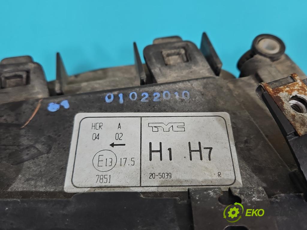 Audi A3 8L 1996-2003 1.6 SR 101 HP manual 74 kW 1595 cm3 3- Reflektor: pravý  (Pravé)