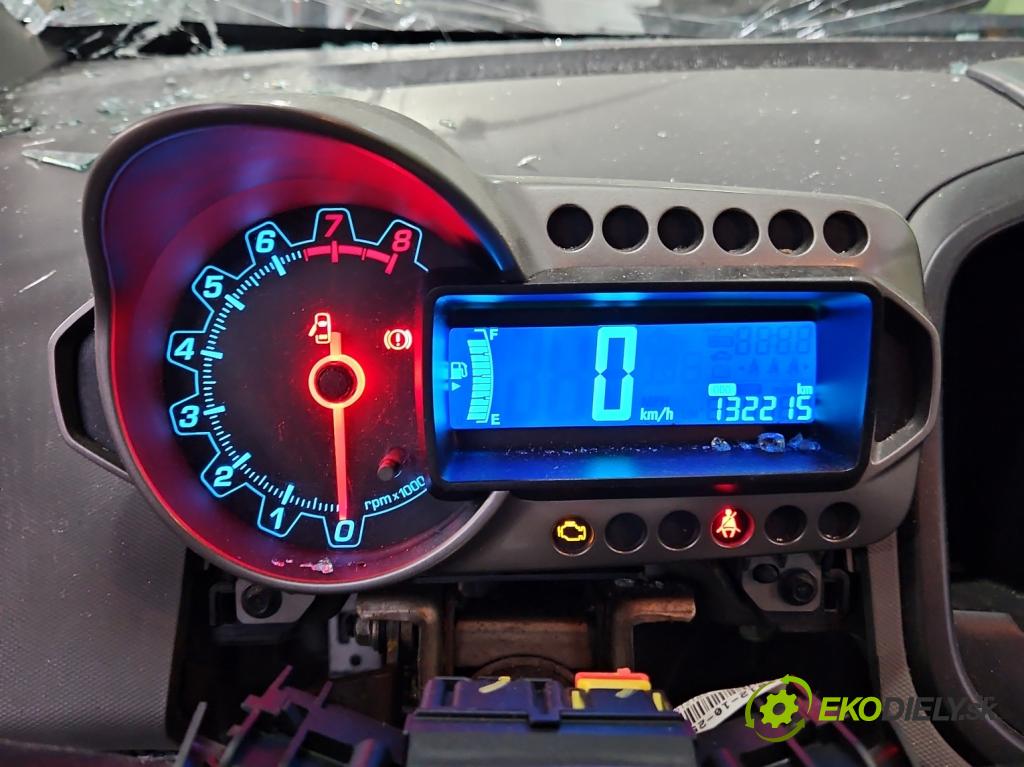 Chevrolet Aveo T300 2011-2014 1.2 16V 69KM manual 51 kW 1229 cm3 5- prístrojovka/ budíky  (Prístrojové dosky, displeje)