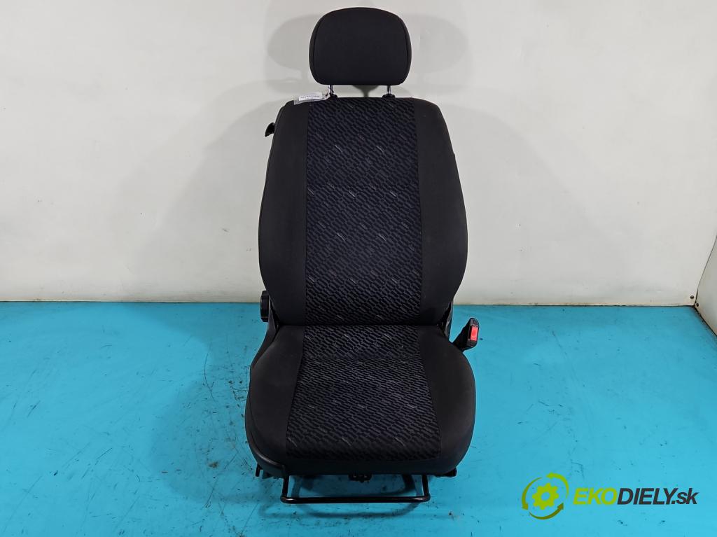 Ford Focus Mk1 1998-2004 1.8 tdci 116 HP manual 85 kW 1753 cm3 5- Sedačka pravý  (Sedačky, sedadlá)