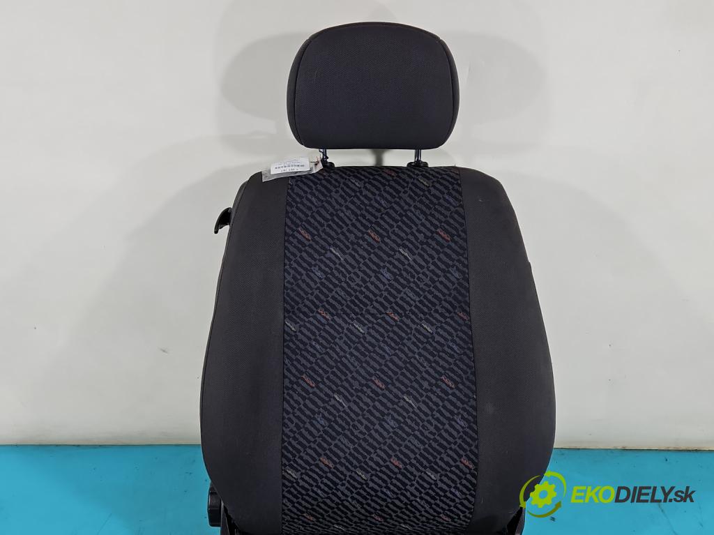 Ford Focus Mk1 1998-2004 1.8 tdci 116 HP manual 85 kW 1753 cm3 5- Sedačka pravý  (Sedačky, sedadlá)