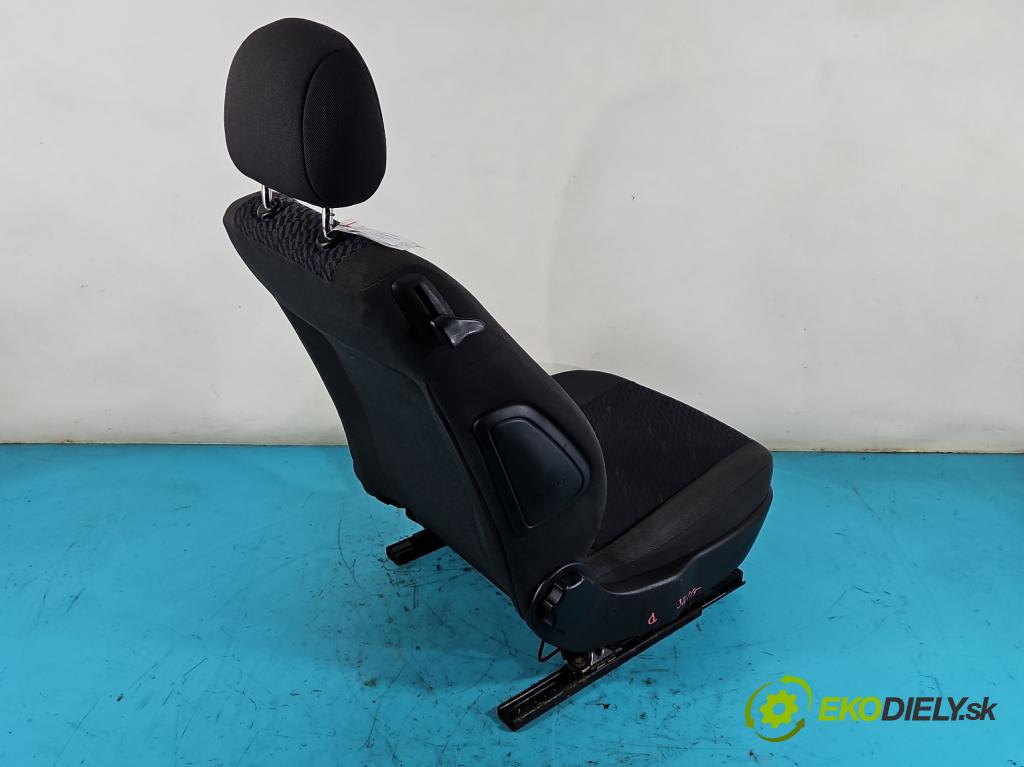 Ford Focus Mk1 1998-2004 1.8 tdci 116 HP manual 85 kW 1753 cm3 5- Sedačka pravý  (Sedačky, sedadlá)